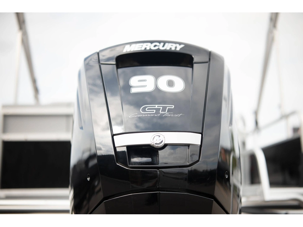 2023 Lowe Boats Ultra Value 200 alt