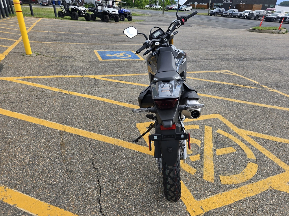2025 Suzuki Dr-z4s alt