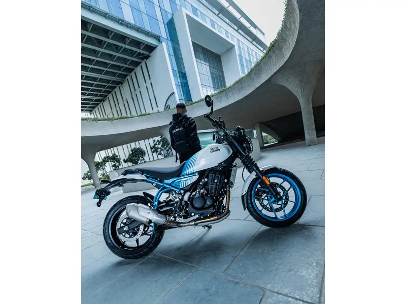 2026 Royal Enfield GUERRILLA 450 BRAVA BLUE