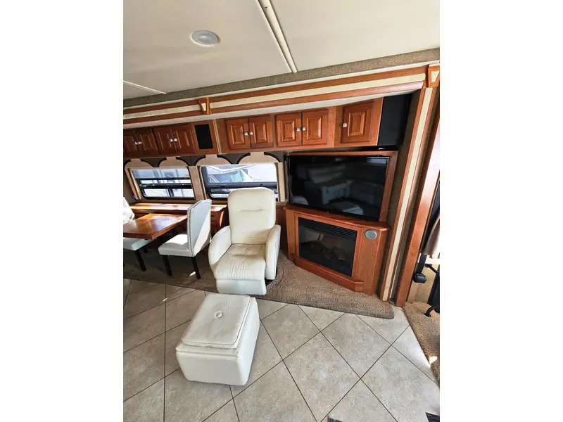 2014 Winnebago ITASCA SUNCRUISER 38Q thumbnail 9