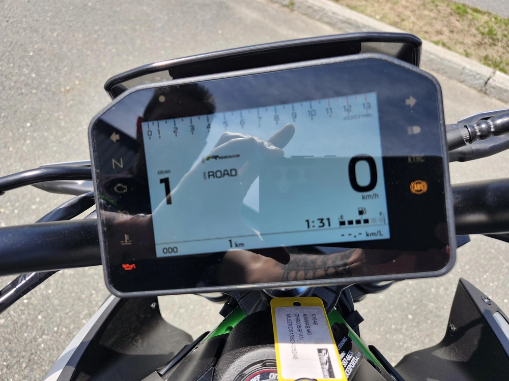 2025 Kawasaki Z900 2025 Prix Détail 12 294$ Accélérations Franches Assurées alt