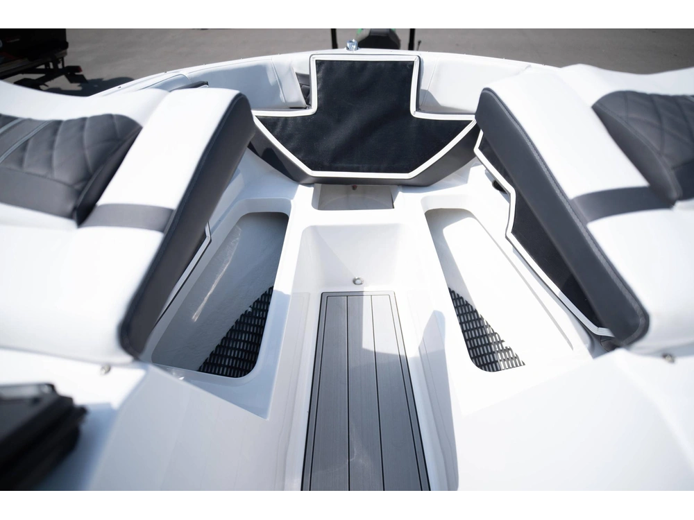 2024 Monterey Boats M20 Bowrider alt