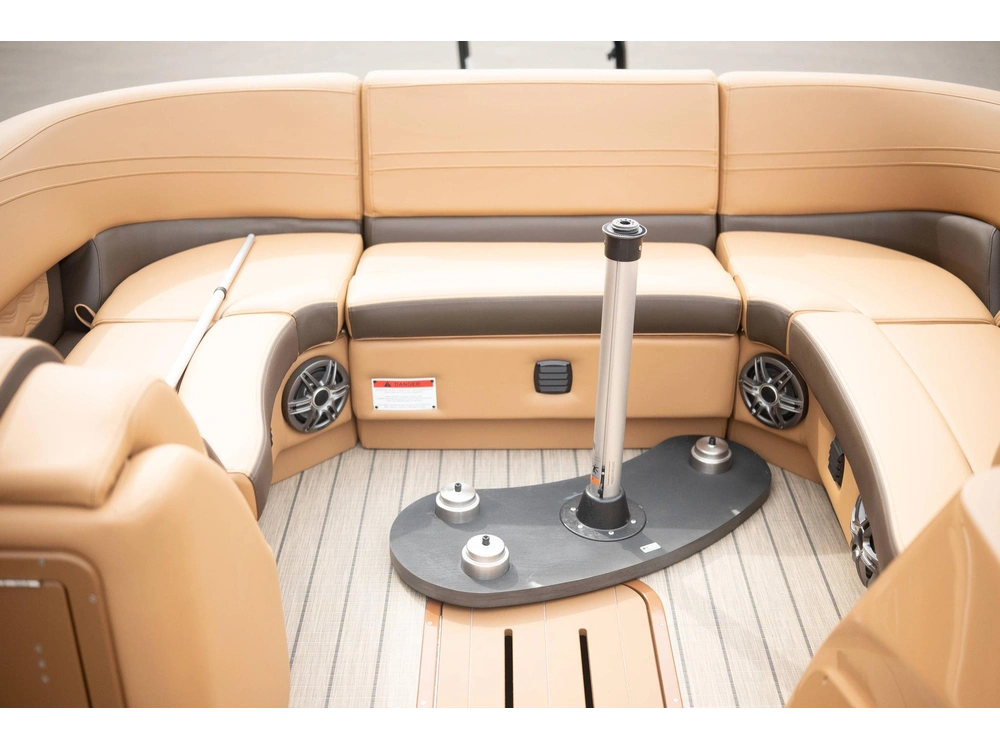 2025 Suncatcher Fusion 324sl alt