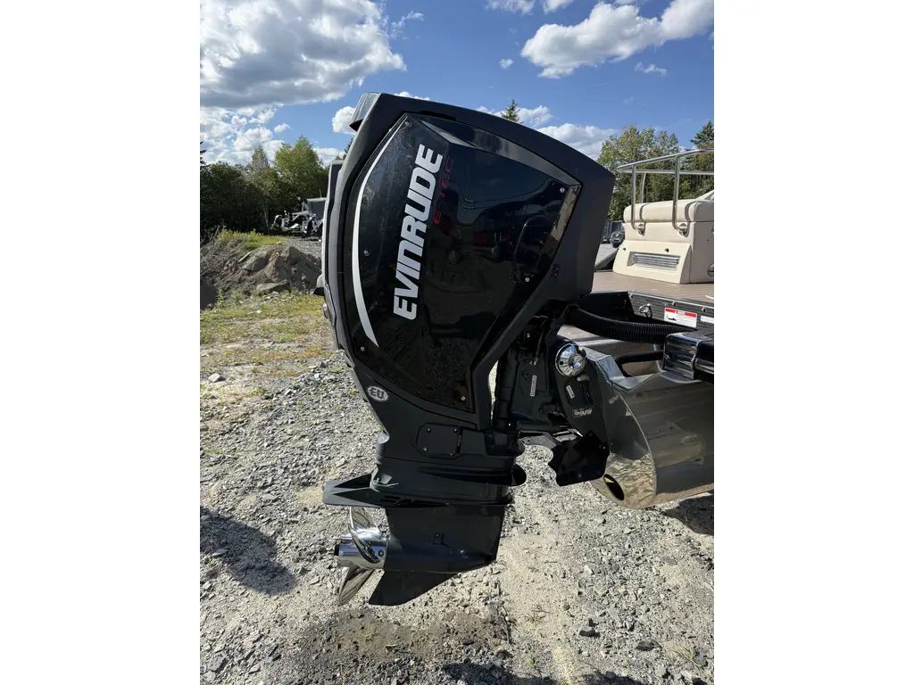2014 Evinrude E-THEC 300HP