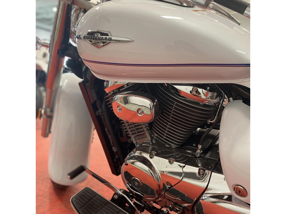 2025 Suzuki Boulevard C50 alt