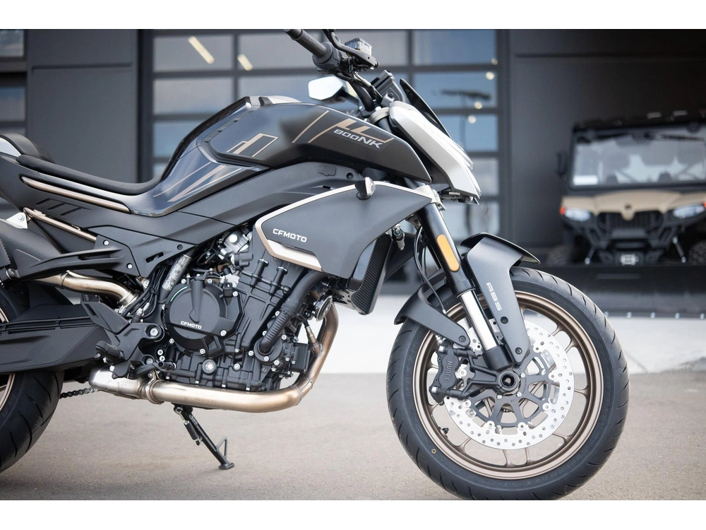 2025 Cfmoto 800nk alt