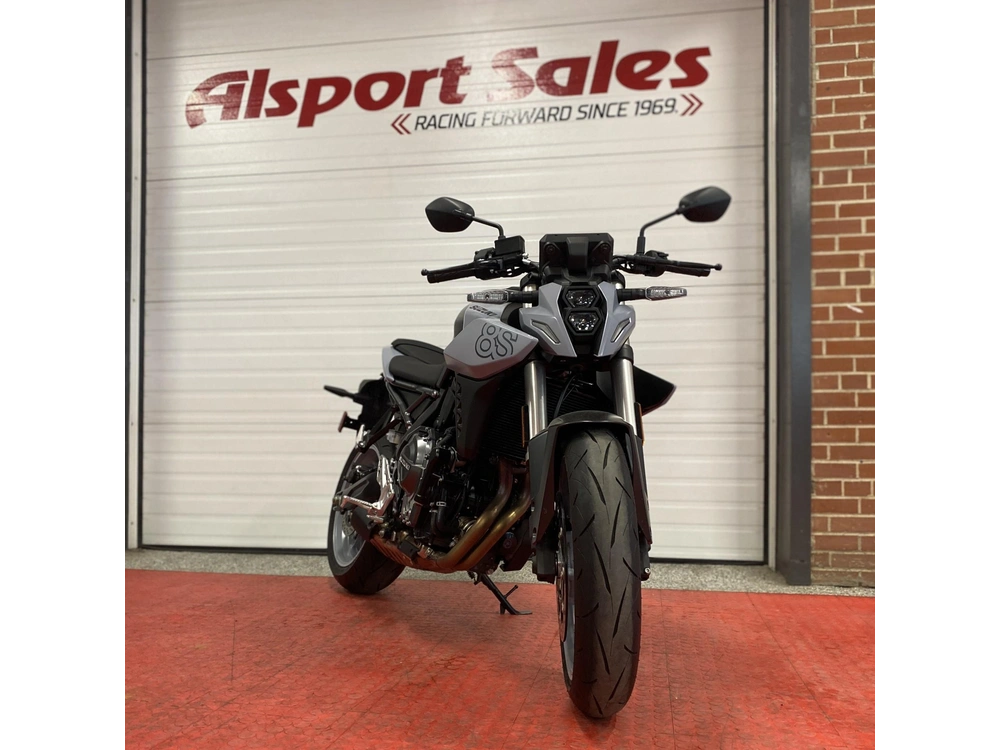 2024 Suzuki Gsx-s 8s alt