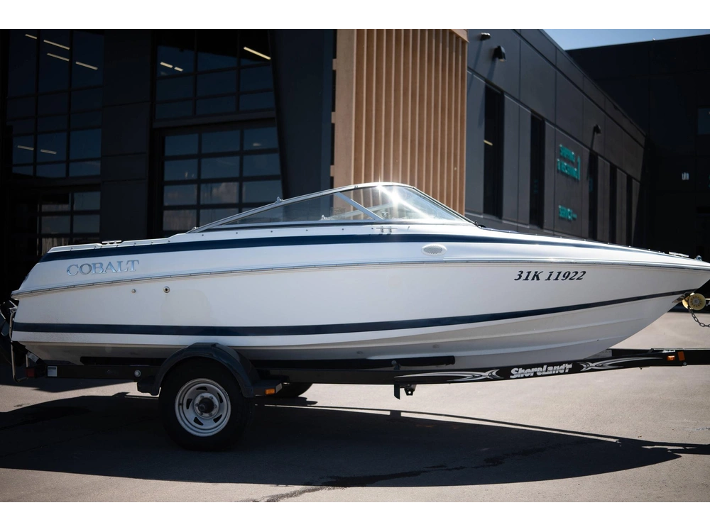 2001 Cobalt Boats 190 alt