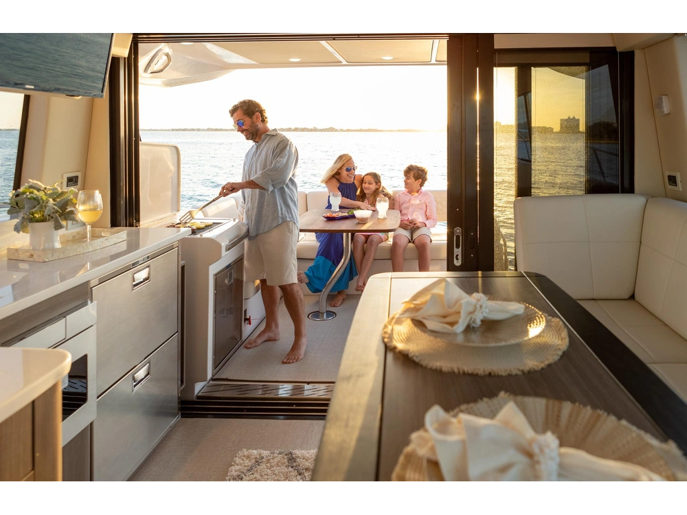 Regal 42 Xo 2022 alt