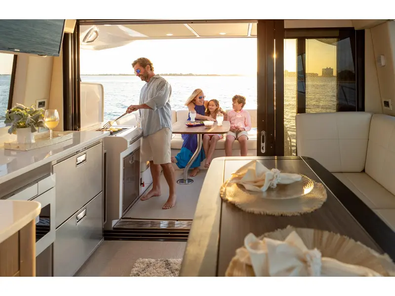 Regal 42 XO 2022