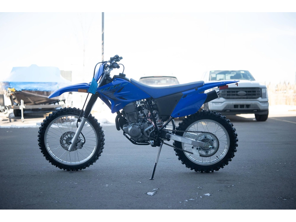 2025 Yamaha Tt-r 230 alt