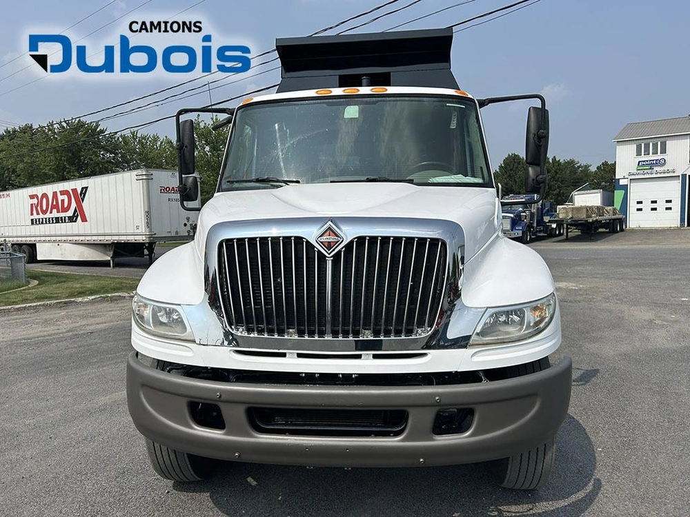 2016 International 4300 alt