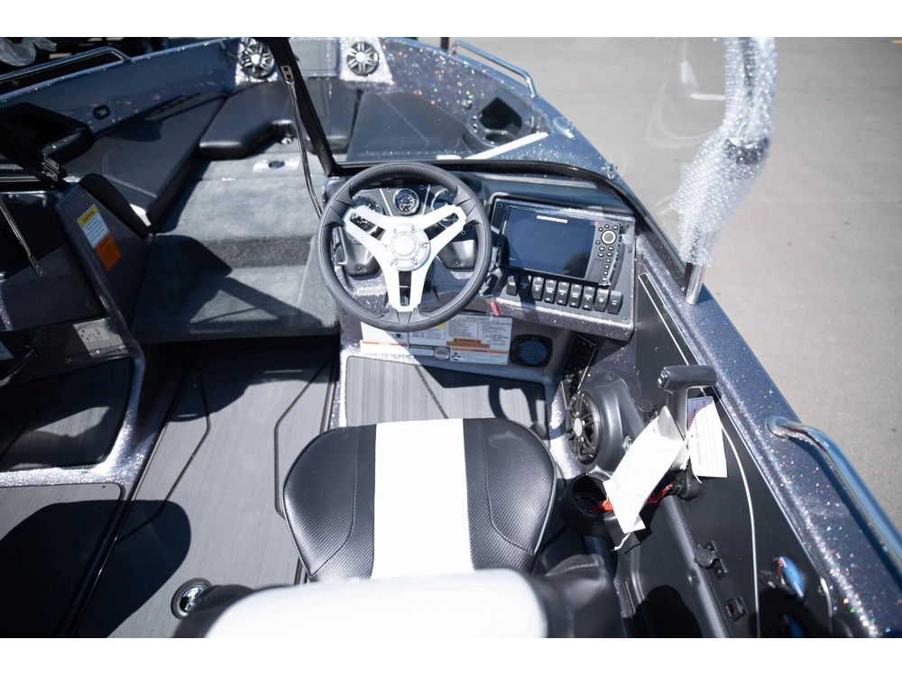 2025 Skeeter Products Solera 189 alt