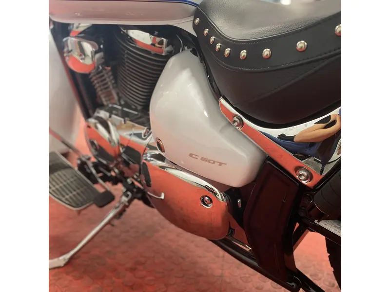 2025 Suzuki BOULEVARD C50 thumbnail 13