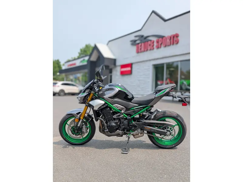 2025 Kawasaki Z900 SE Prix détail 13 994$| 🏁 Alternatives MT-10 SP Monster F 900 R pour naked sportif premium 🏁 |