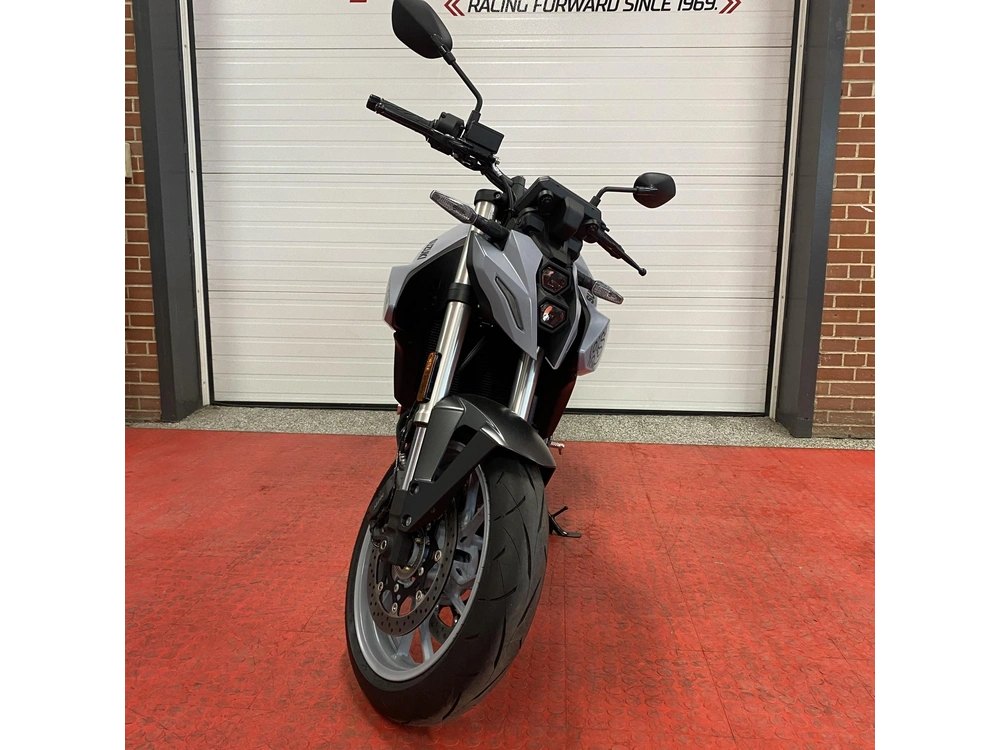2025 Suzuki Gsx 8s alt