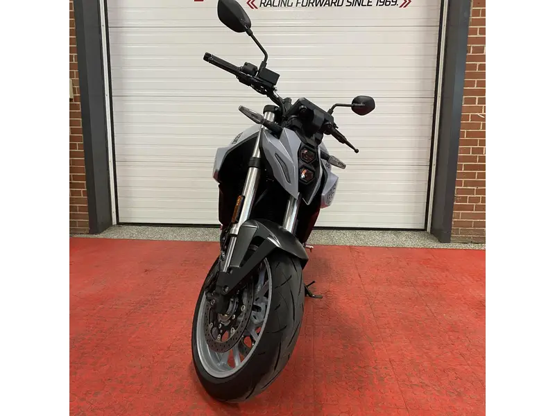 2025 Suzuki GSX 8S thumbnail 3