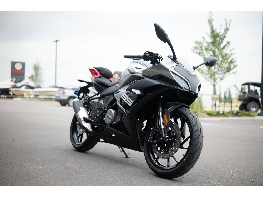 2024 Cfmoto 300ss alt