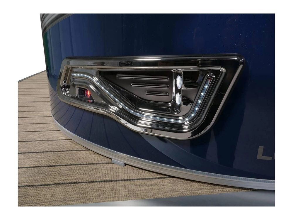 2023 Legend Q-series Lounge Plus Sport Pro alt