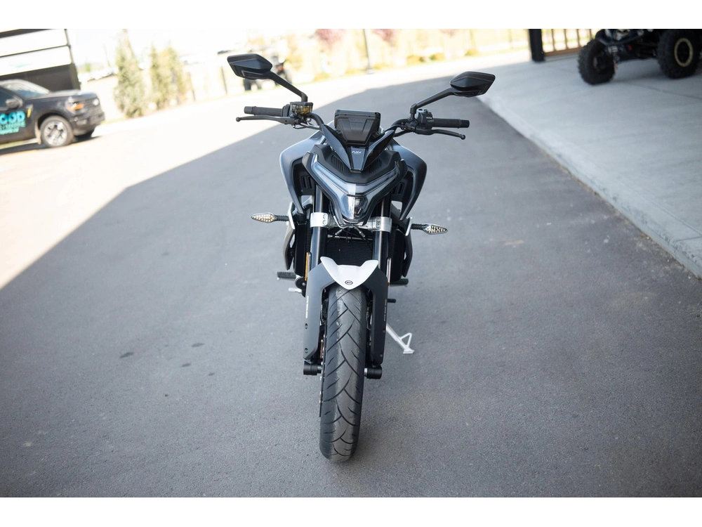 2025 Cfmoto 800nk alt