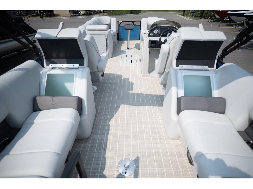 2024 Suncatcher Fusion 322rc alt