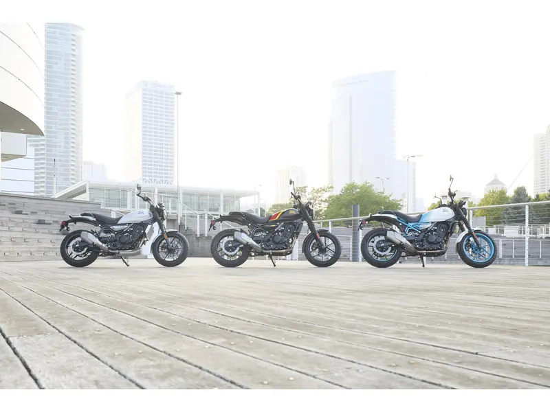 2026 Royal Enfield GUERRILLA 450 PLAYA BLACK