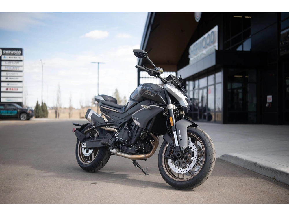 2025 Cfmoto 800nk alt