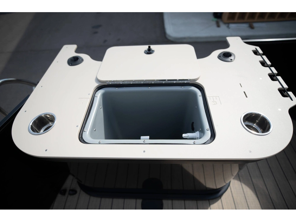 2025 Suncatcher Select 20f alt