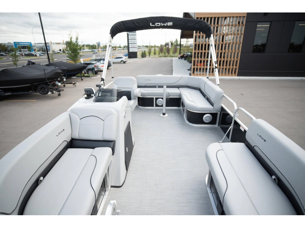 2023 Lowe Boats Ultra Cruise 200 alt