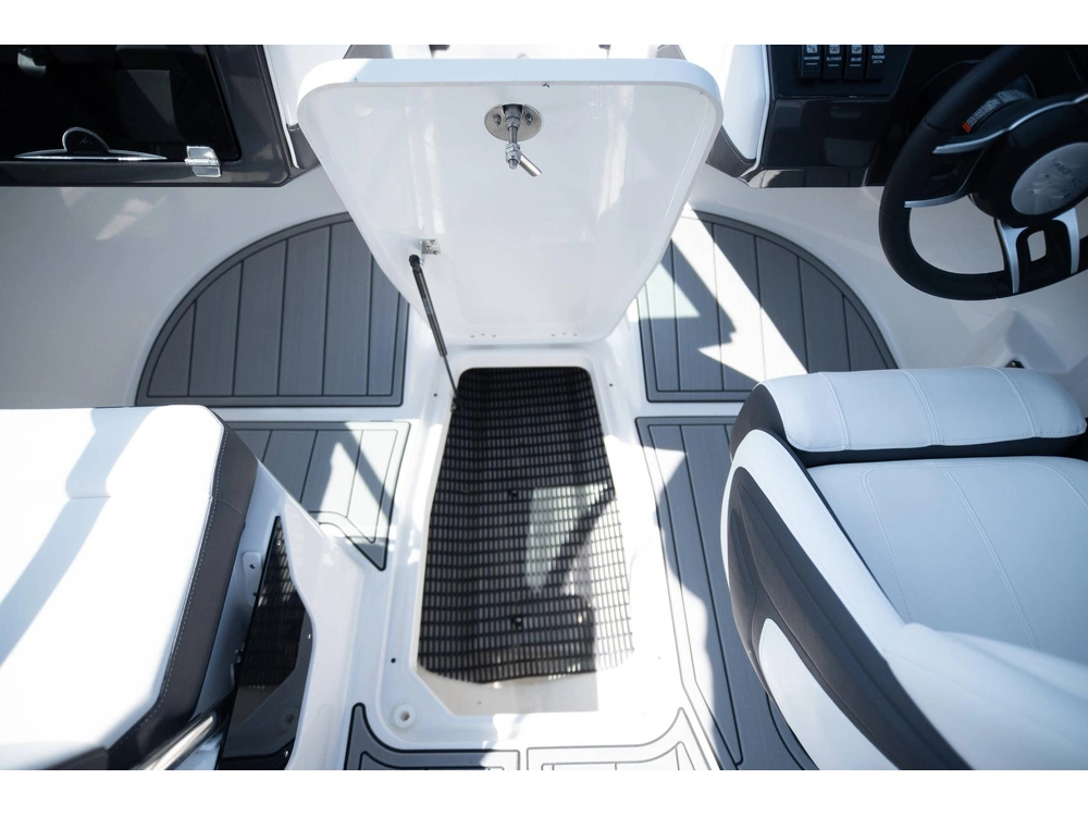 2024 Monterey Boats M20 Bowrider alt