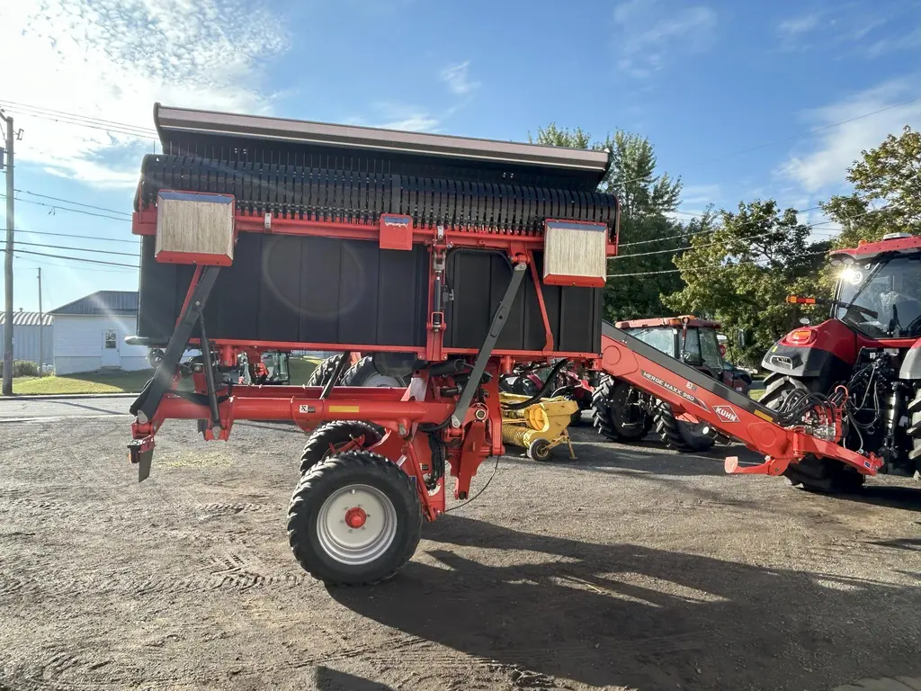 2024 Kuhn MM950