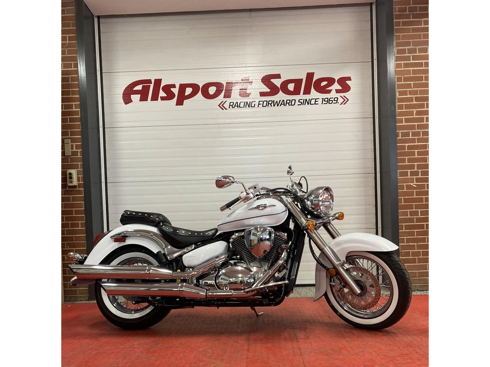 2025 Suzuki Boulevard C50 alt