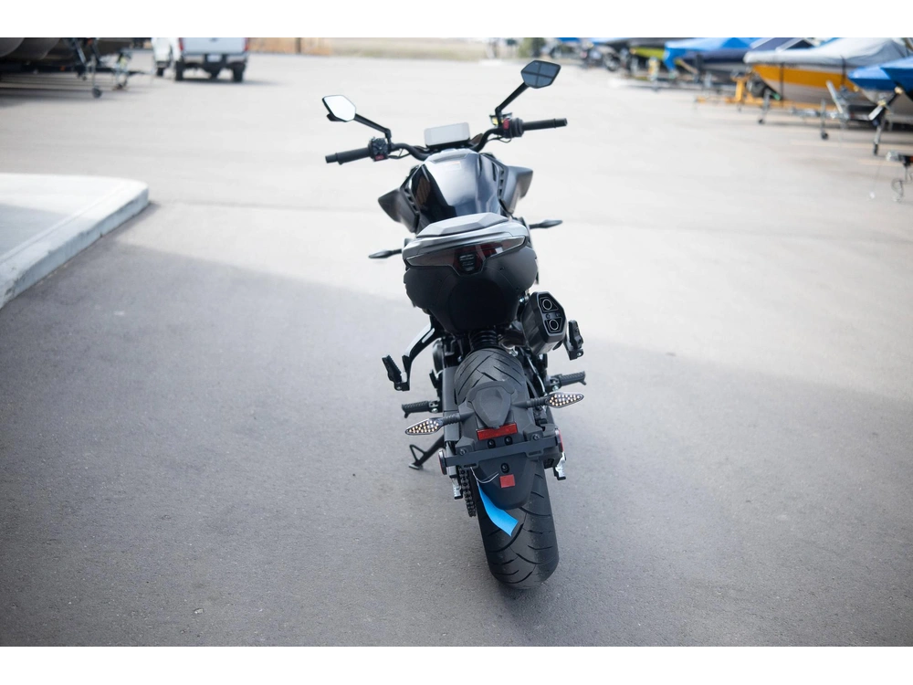 2025 Cfmoto 800nk alt