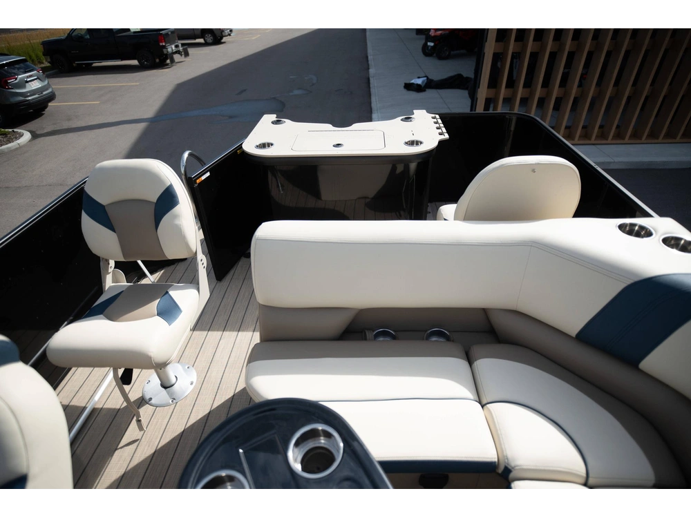 2025 Suncatcher Select 20f alt