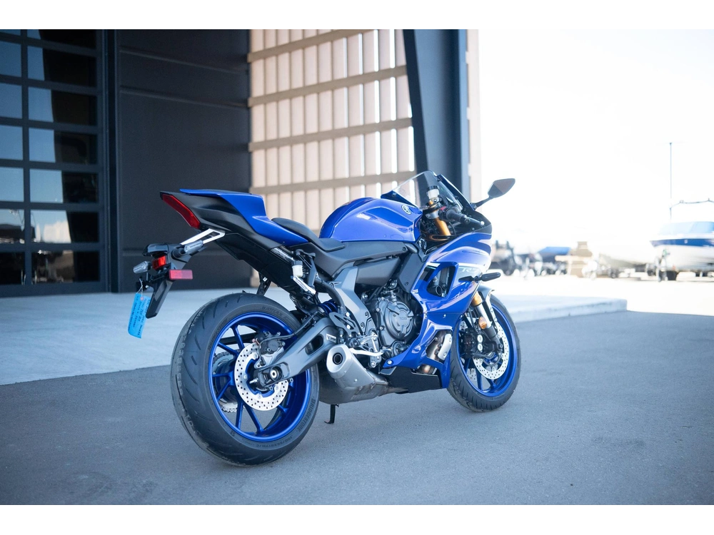 2025 Yamaha Yzf-r7 alt