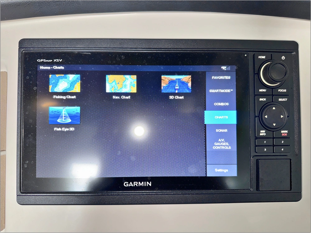 2021 Sailfish 245 Dc alt