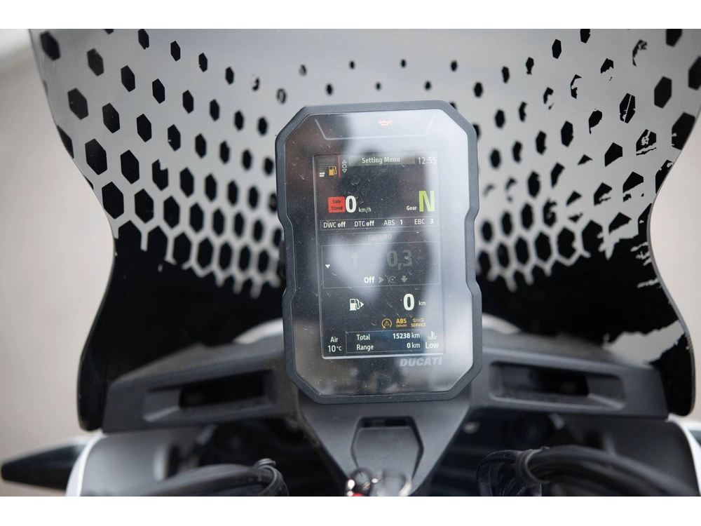 2023 Ducati Desert X alt