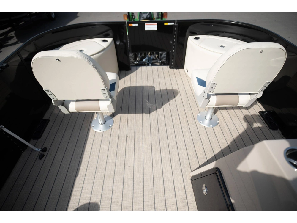 2025 Suncatcher Select 20f alt