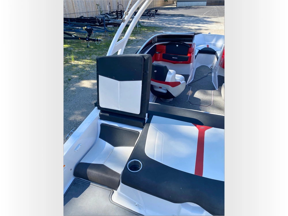 2015 Four Winns H190 alt