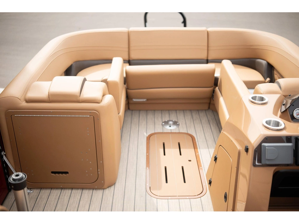 2025 Suncatcher Fusion 324sl alt