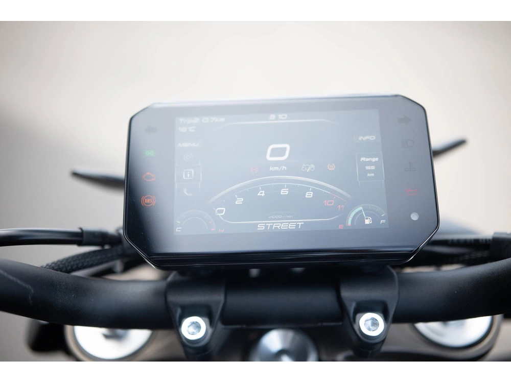 2025 Cfmoto 800nk alt