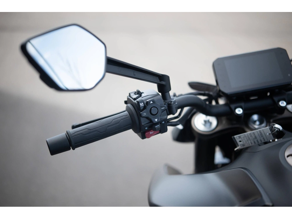 2025 Cfmoto 800nk alt