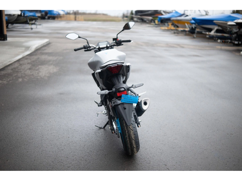 2025 Yamaha Mt-03 alt