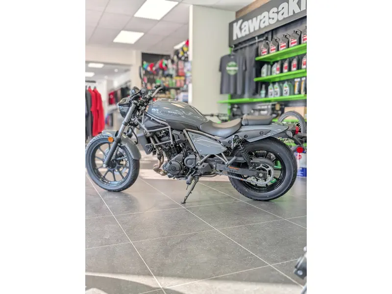 2024 Kawasaki ELIMINATOR 500 GRIS Rabais inclus dans le prix final