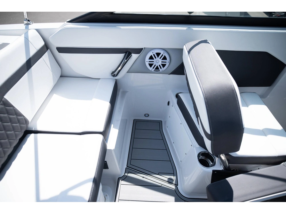 2024 Monterey Boats M20 Bowrider alt