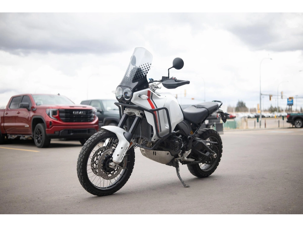 2023 Ducati Desert X alt