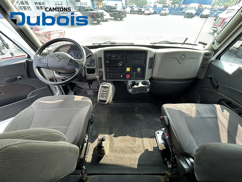 2016 International 4300 alt