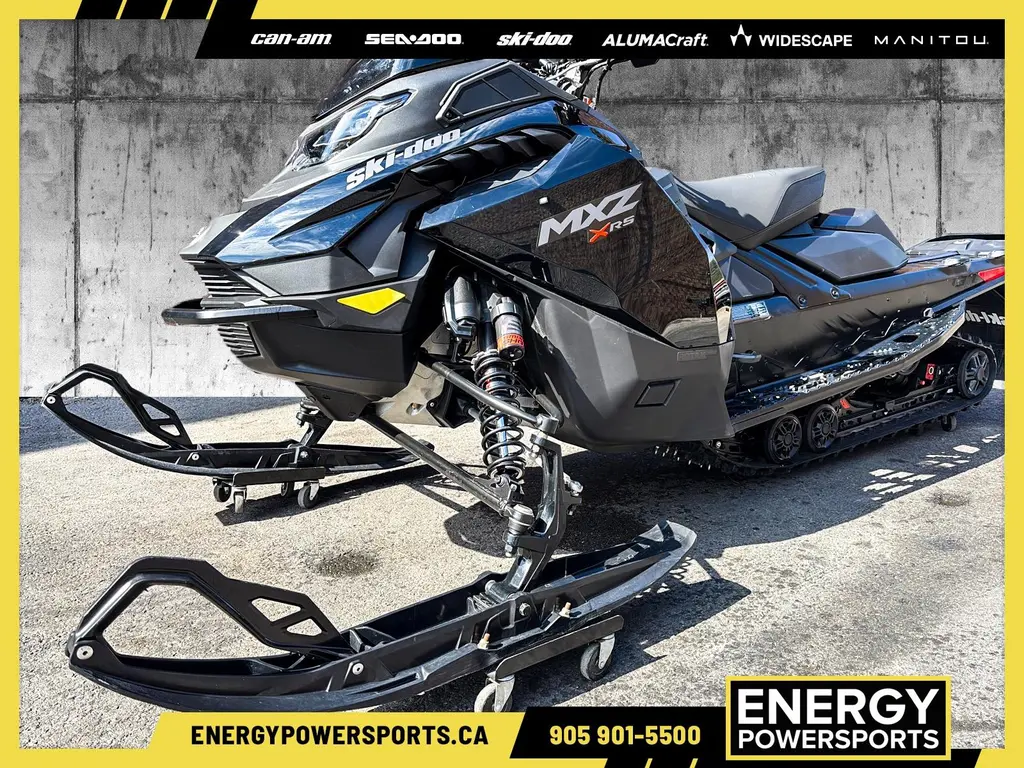 2024 Ski-Doo SM MXZ XRS 850 BK 137 1.5I SAS HUB 24