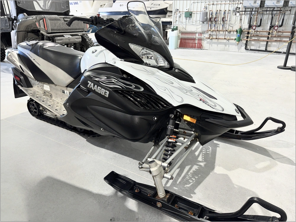 2010 Yamaha Vector Gt alt