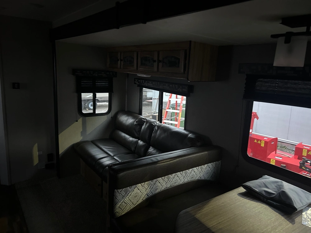 Coachmen Freedom Express 287bhds 2020 alt